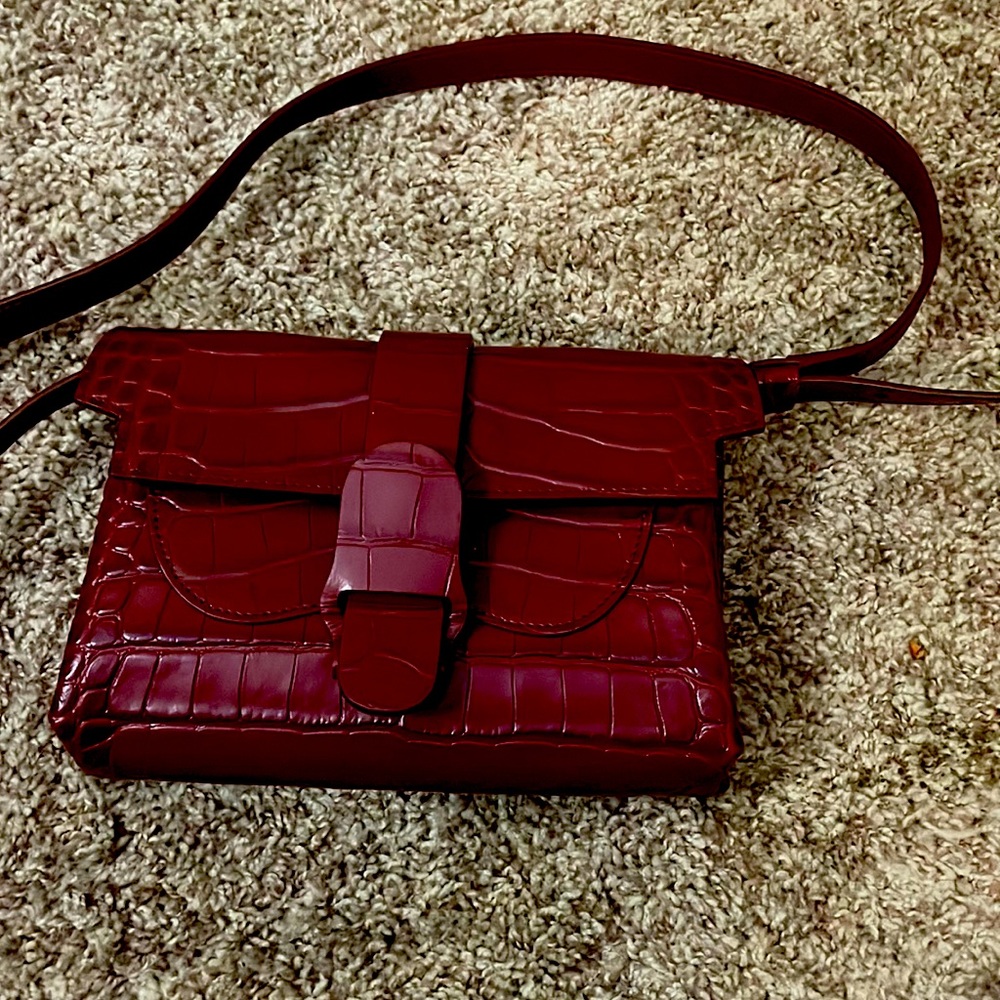 Senreve maroon dragon leather crossbody/belt bag/sling bag/clutch